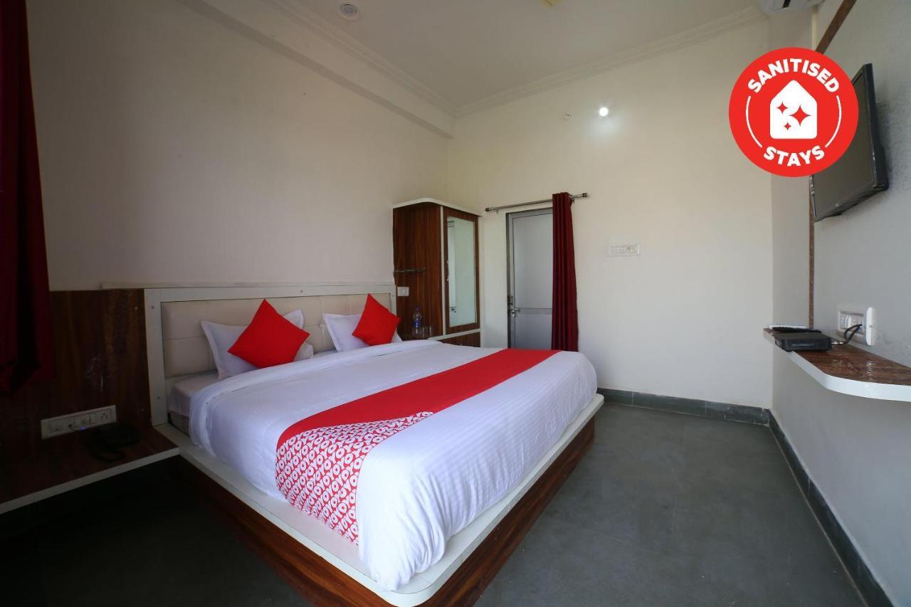 Oyo 37077 Hotel Rawat Ádzsmir Kültér fotó