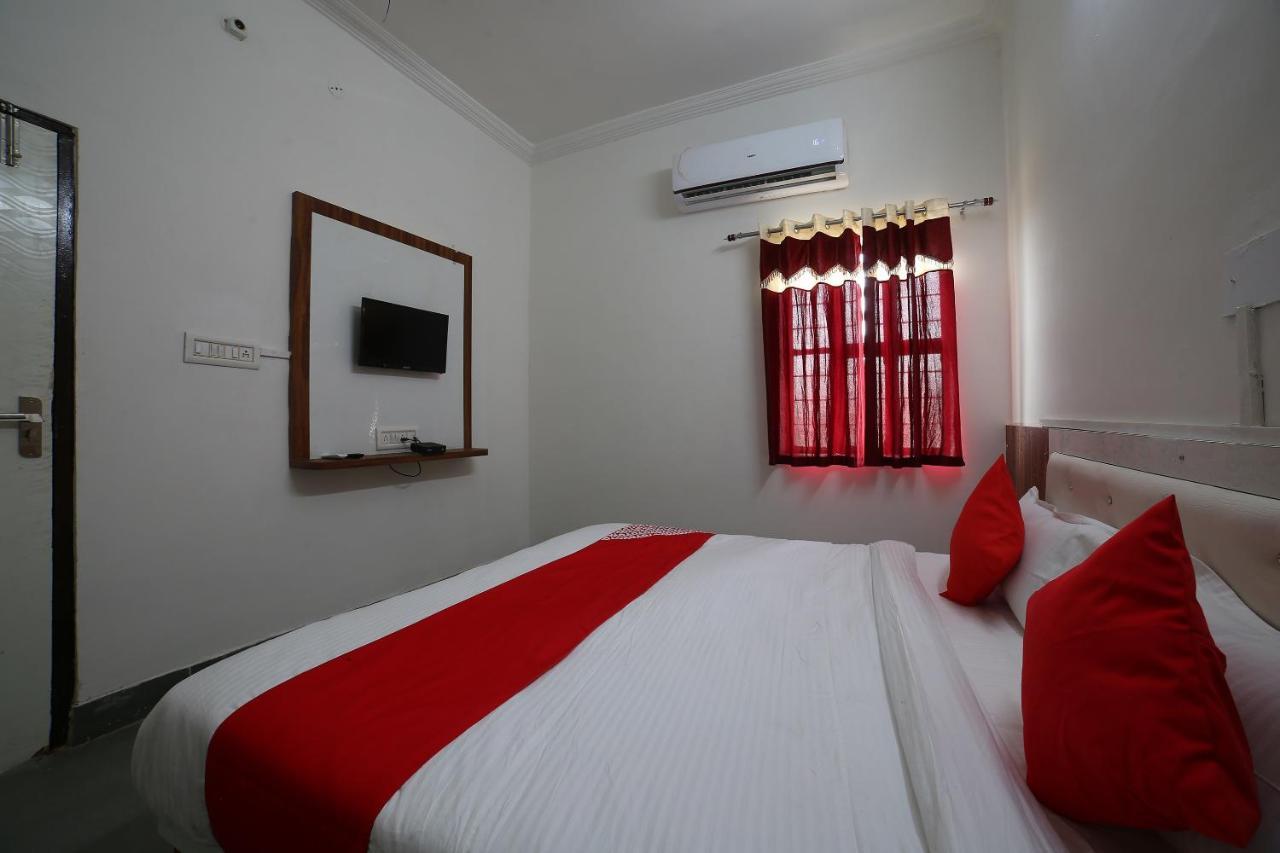 Oyo 37077 Hotel Rawat Ádzsmir Kültér fotó