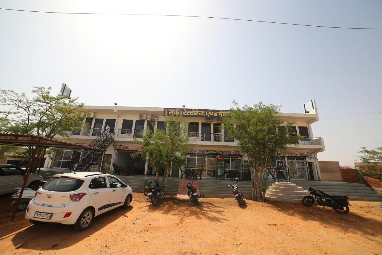 Oyo 37077 Hotel Rawat Ádzsmir Kültér fotó