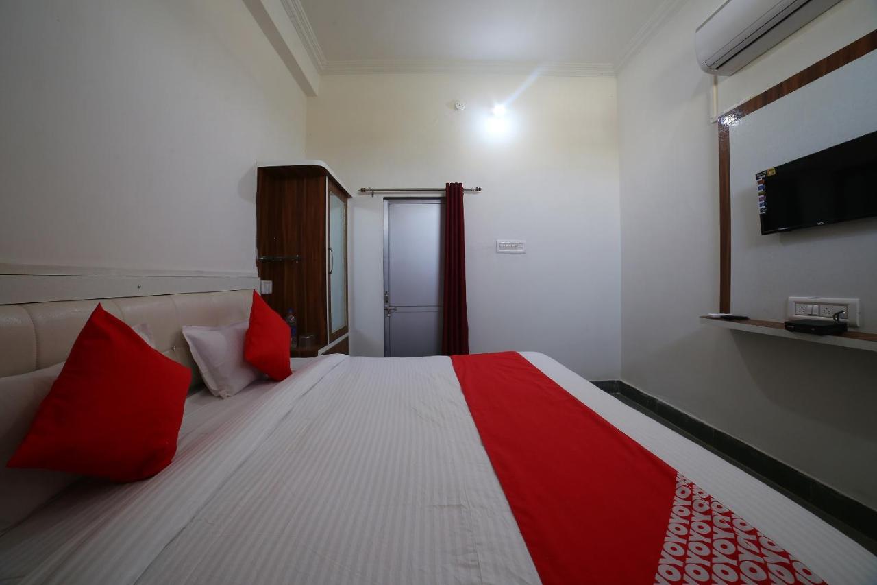 Oyo 37077 Hotel Rawat Ádzsmir Kültér fotó